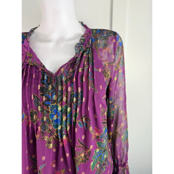 Beautiful NWTs Liz Claiborne Top Size S - Picture 2 of 7